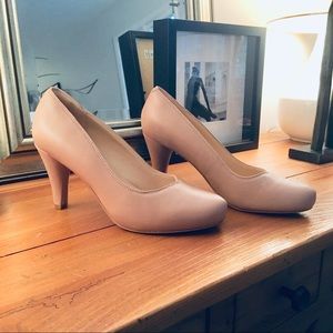 Clark’s cushion plus heels size 8.5
